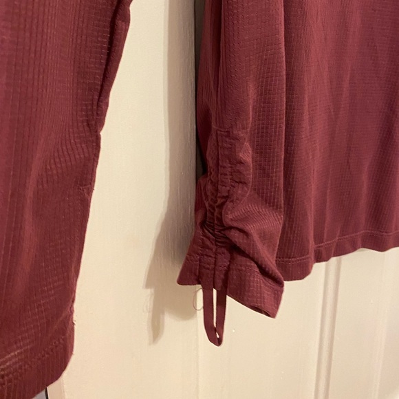 Purple athletic material pull over from Fabletics - Picture 3 of 4